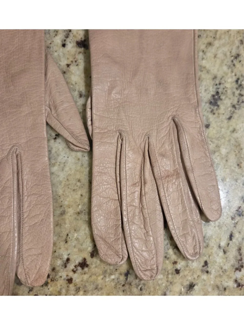 Vintage Womens Size M /7 Beige Soft Leather Gloves Eyelet Embroidered Italy